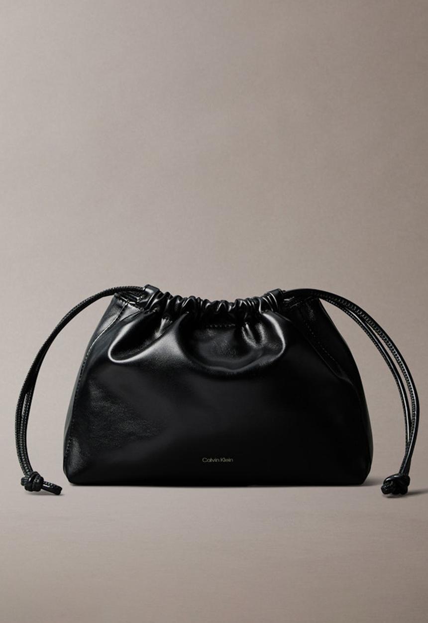 Calvin Klein - Drawstring crossbody26 - black
