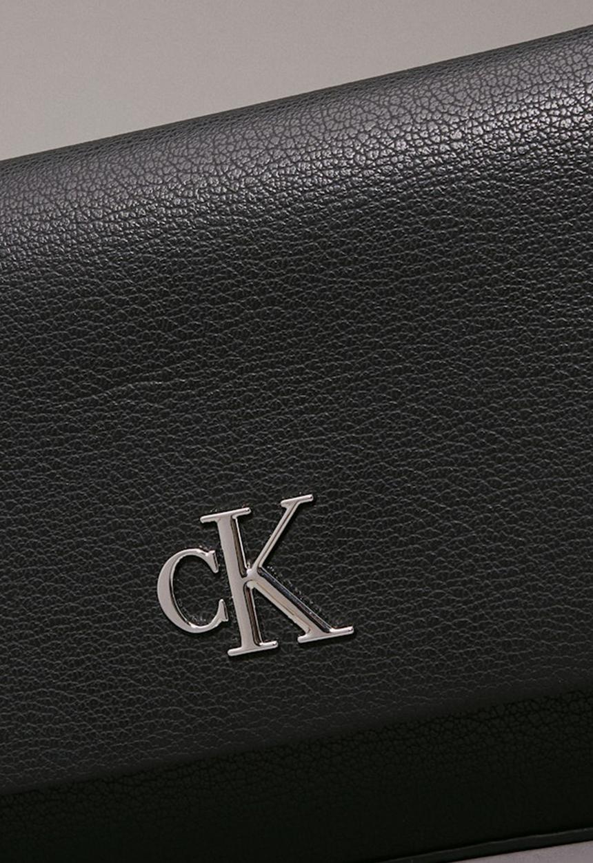 Calvin Klein - Minimal monogram shoulder pouch- black