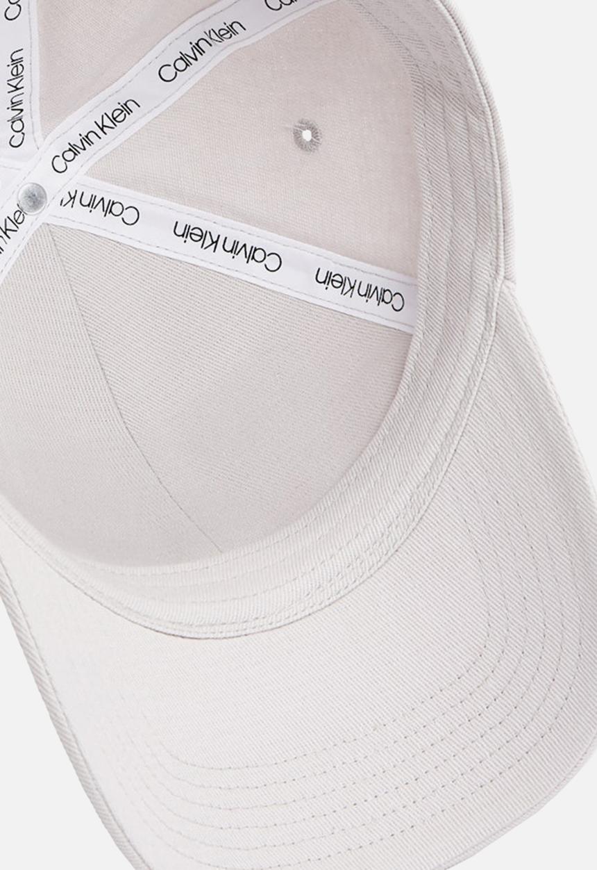 Calvin Klein - Embroidered monogram cap- quail