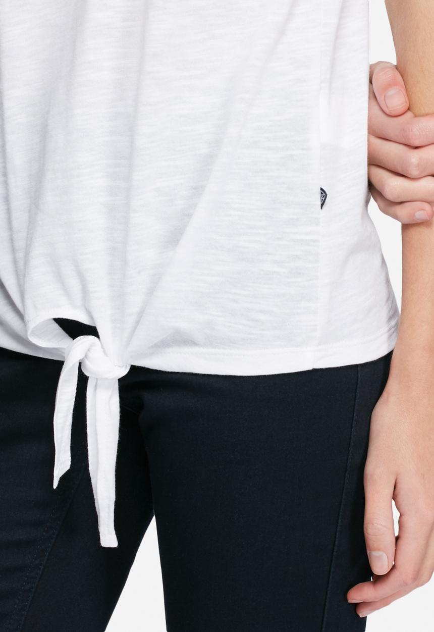 Noisy May - Yulia tee
