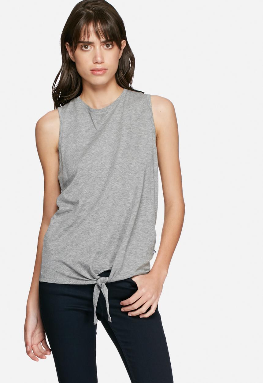 Noisy May - Yulia tee