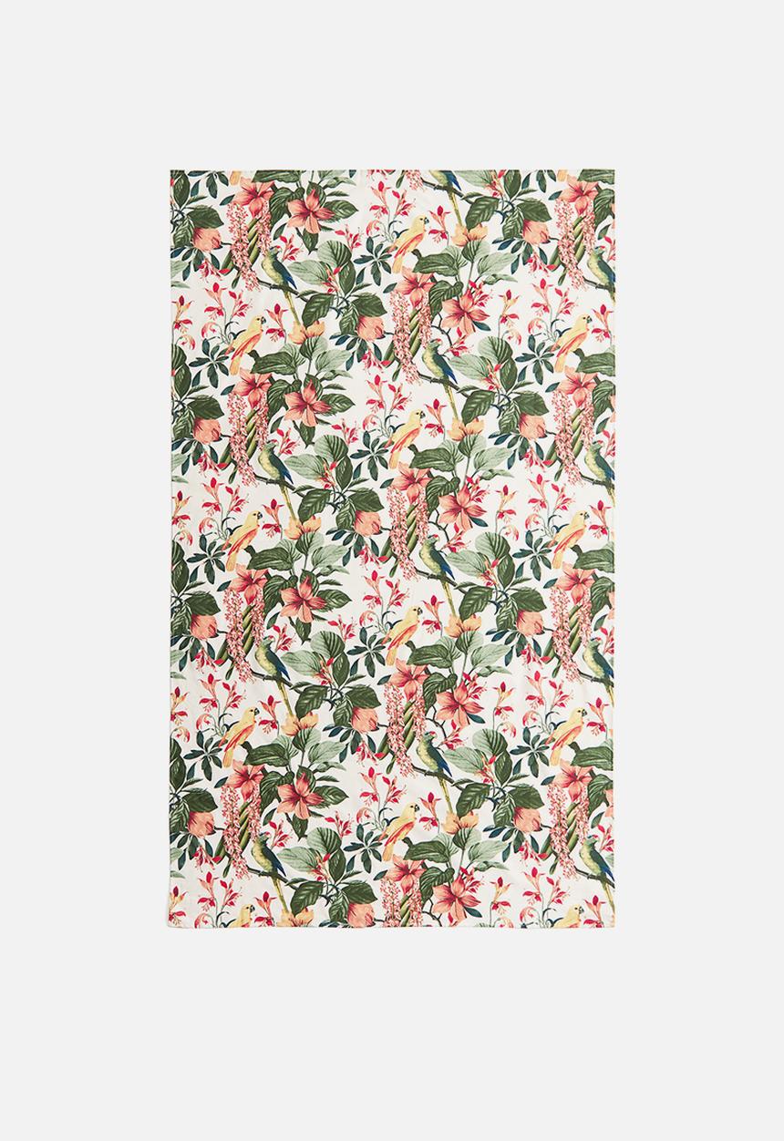 H&M - Patterned tablecloth - white floral