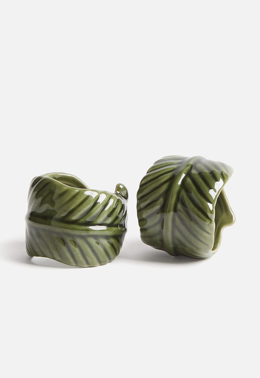 H&M - 2 pack stoneware napkin rings - green