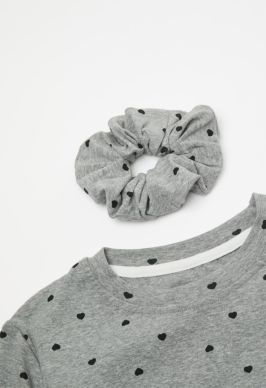 Pop Candy - Tee with side ruching & scrunchie - grey/black hearts