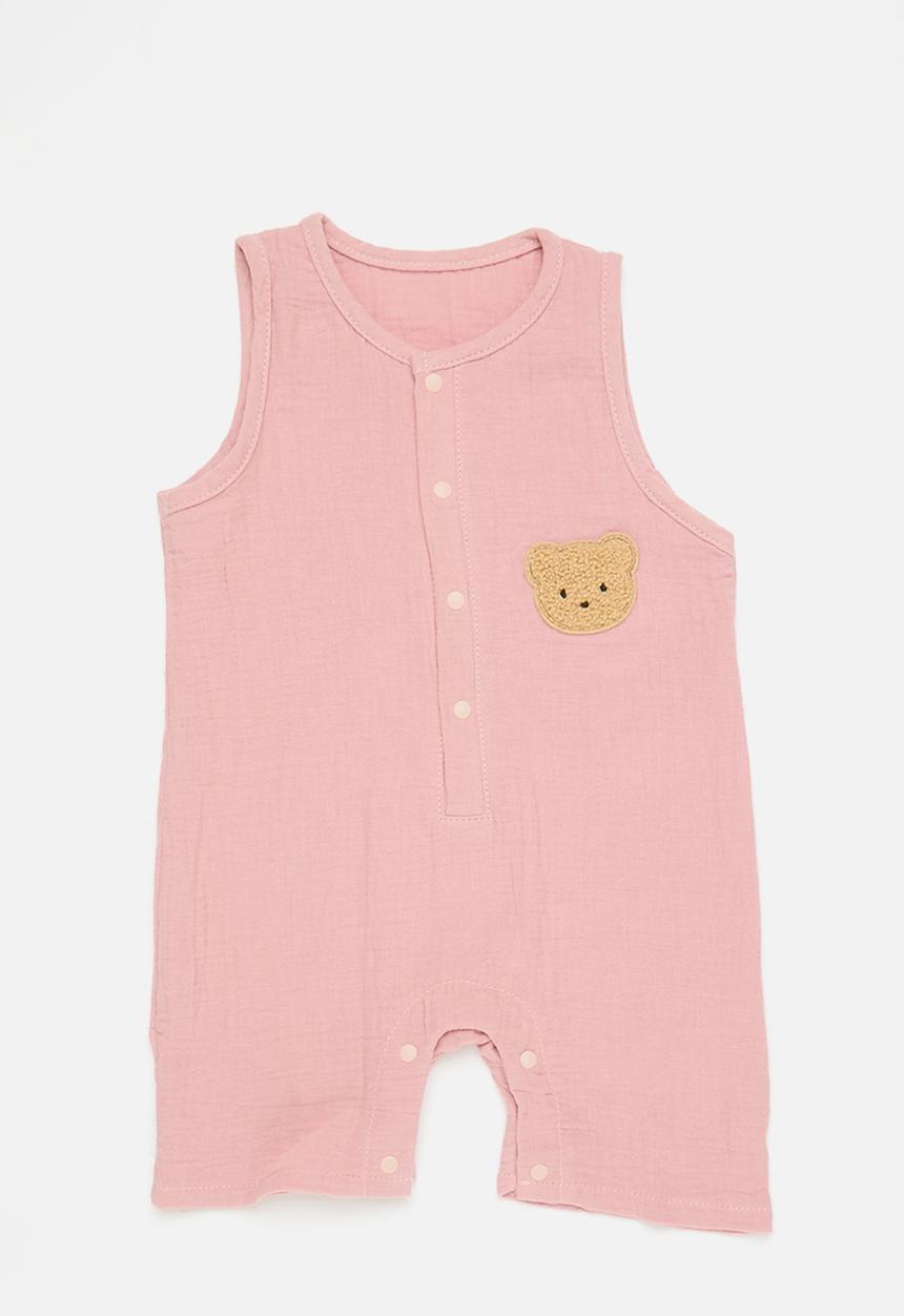 Pop Candy - Crinkled cotton romper with textured bear badge - pink
