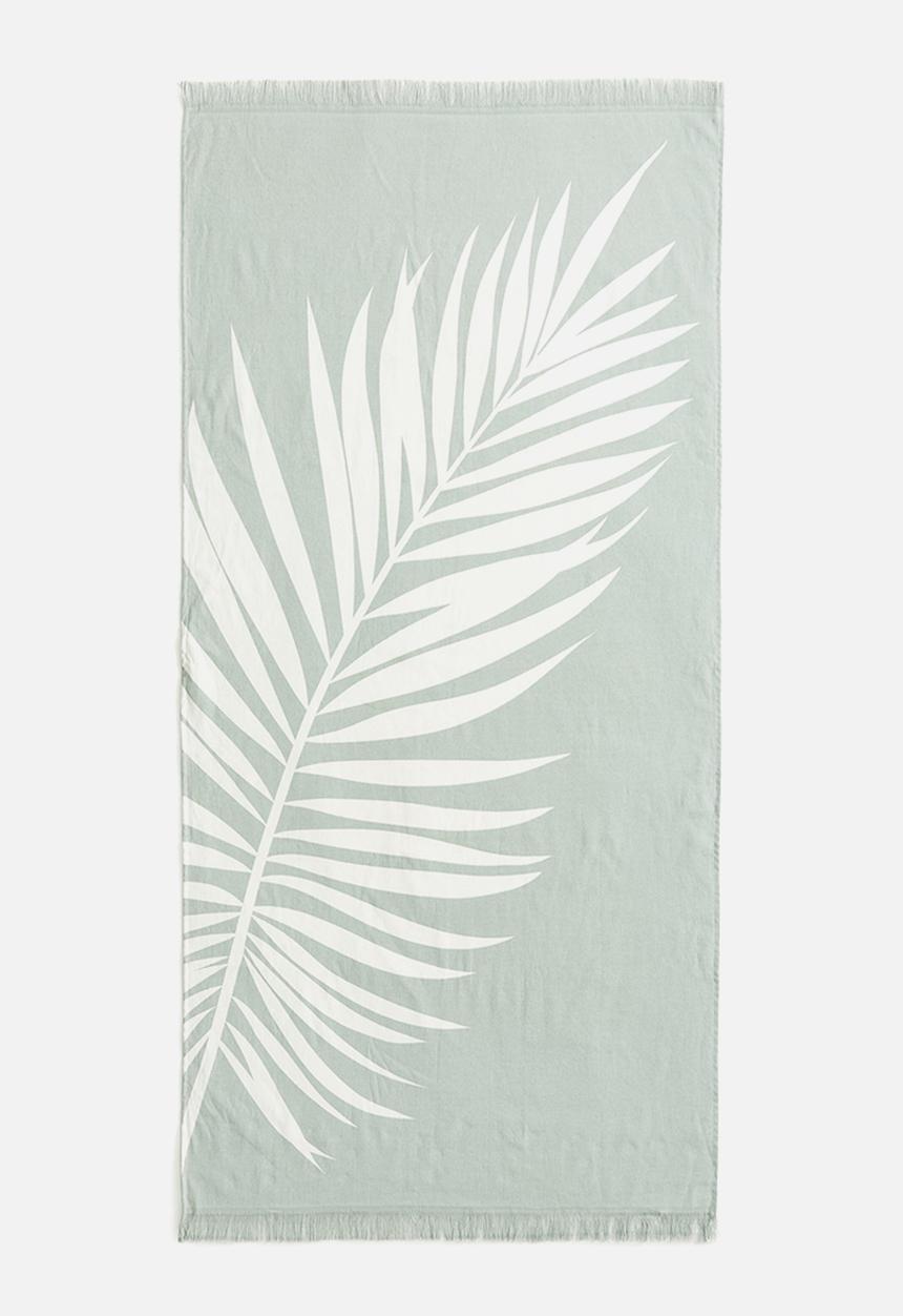 H&M - Fringed beach towel - light dusty green/patterned