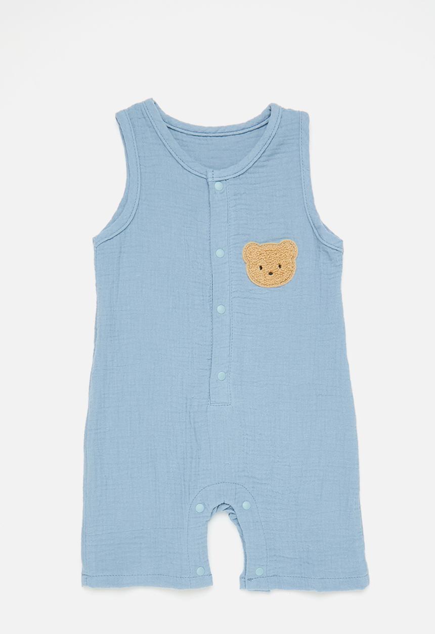 Pop Candy - Crinkled cotton romper with textured bear badge - blue