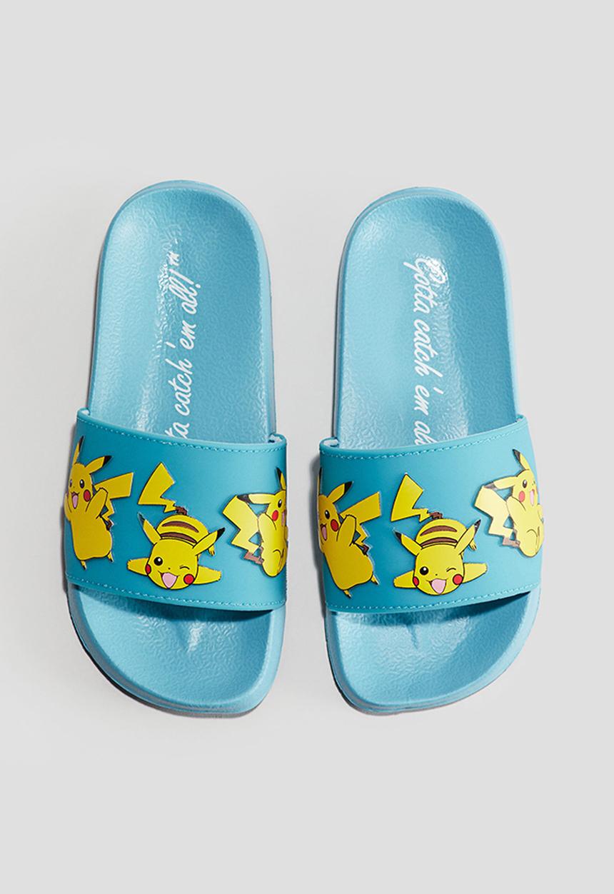H&M - Pool shoes - turquoise pokémon