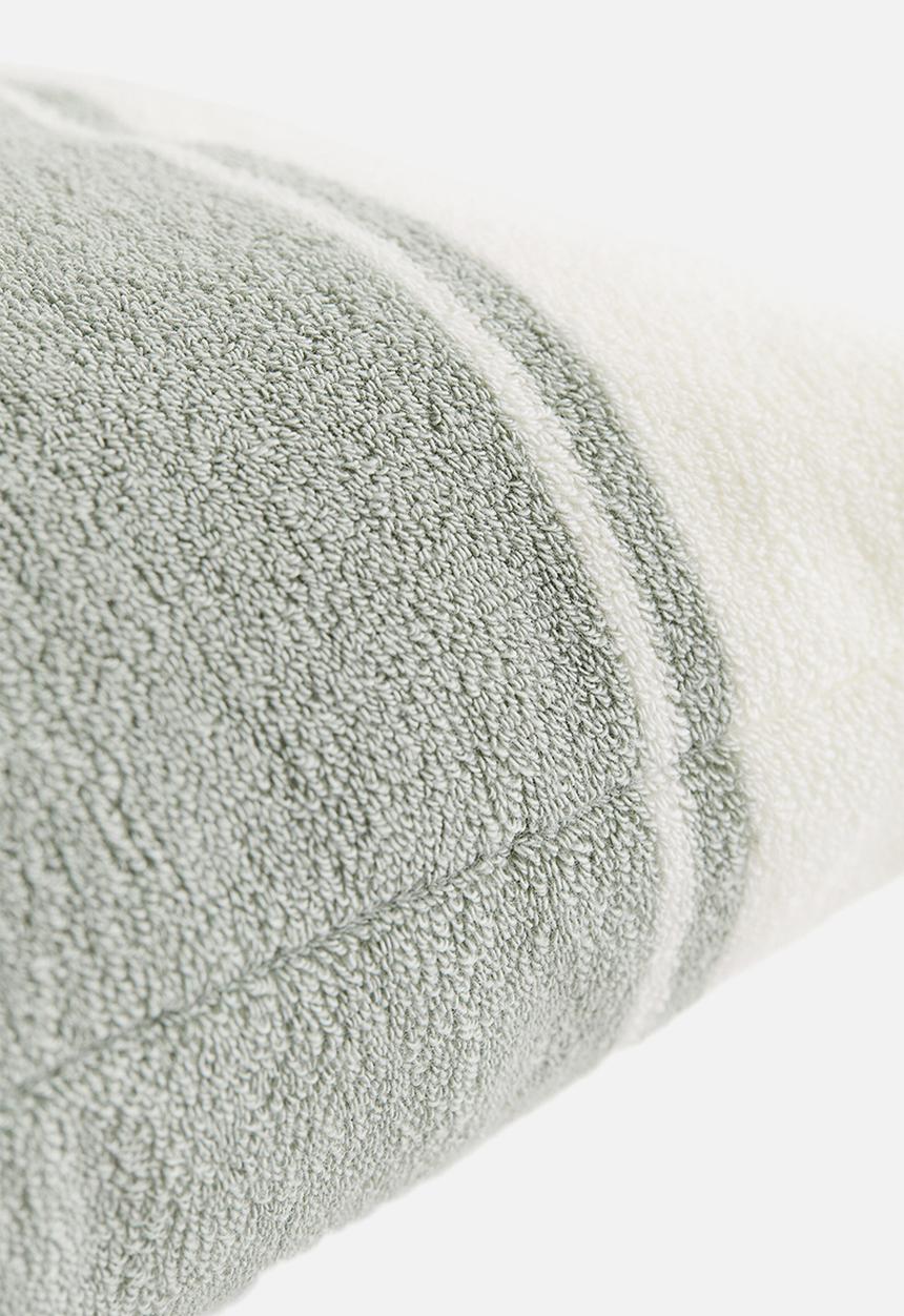 H&M - Terry beach cushion - sage green block-coloured