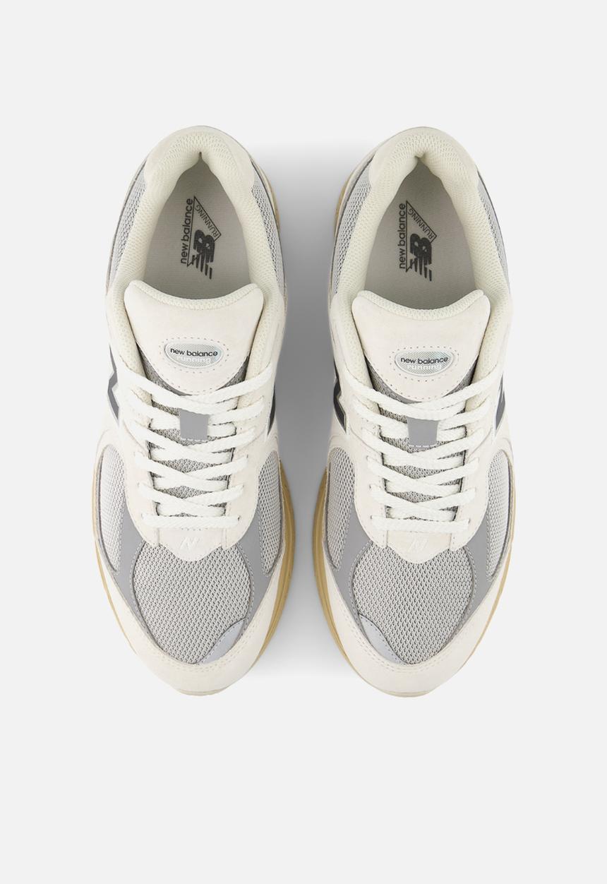 New Balance  - U2002R v1