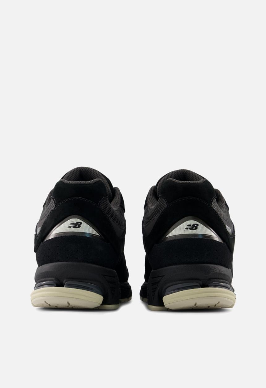 New Balance  - U2002R v1