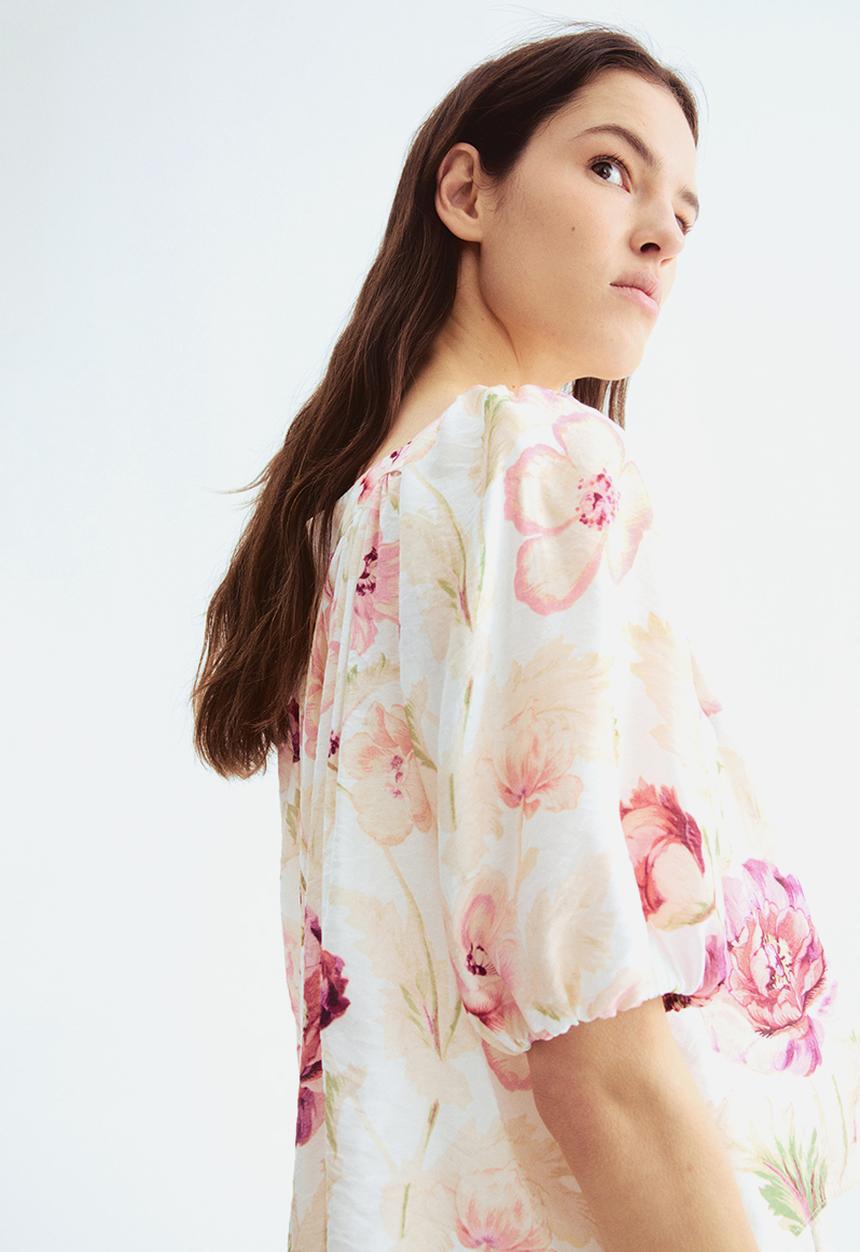 H&M - Balloon-sleeved blouse - cream & pink floral