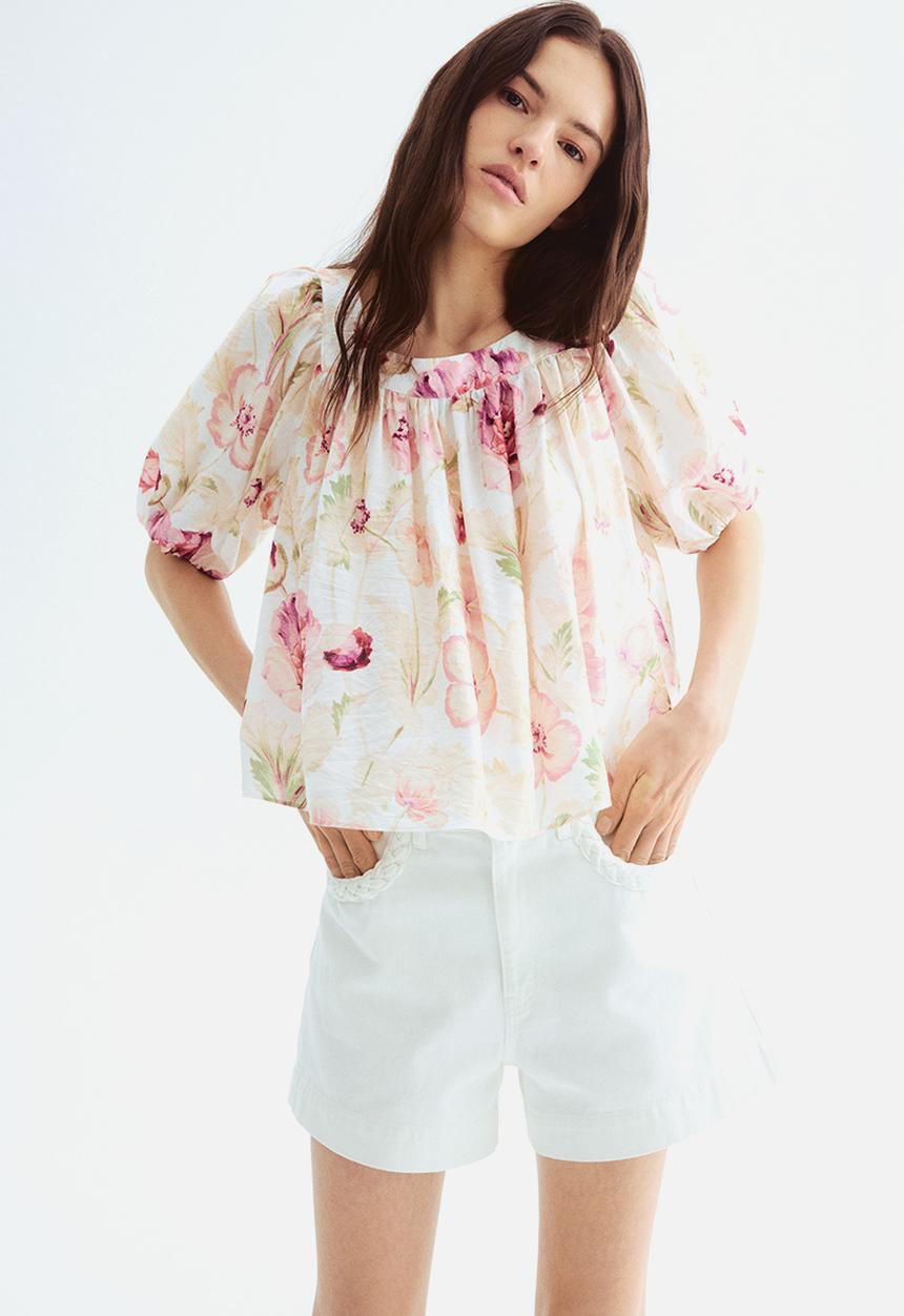 H&M - Balloon-sleeved blouse - cream & pink floral