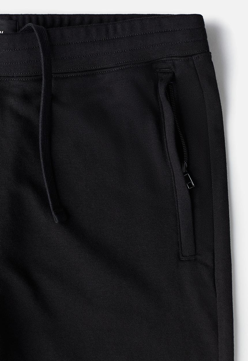 H&M - Coolmax® regular fit sweathorts - black