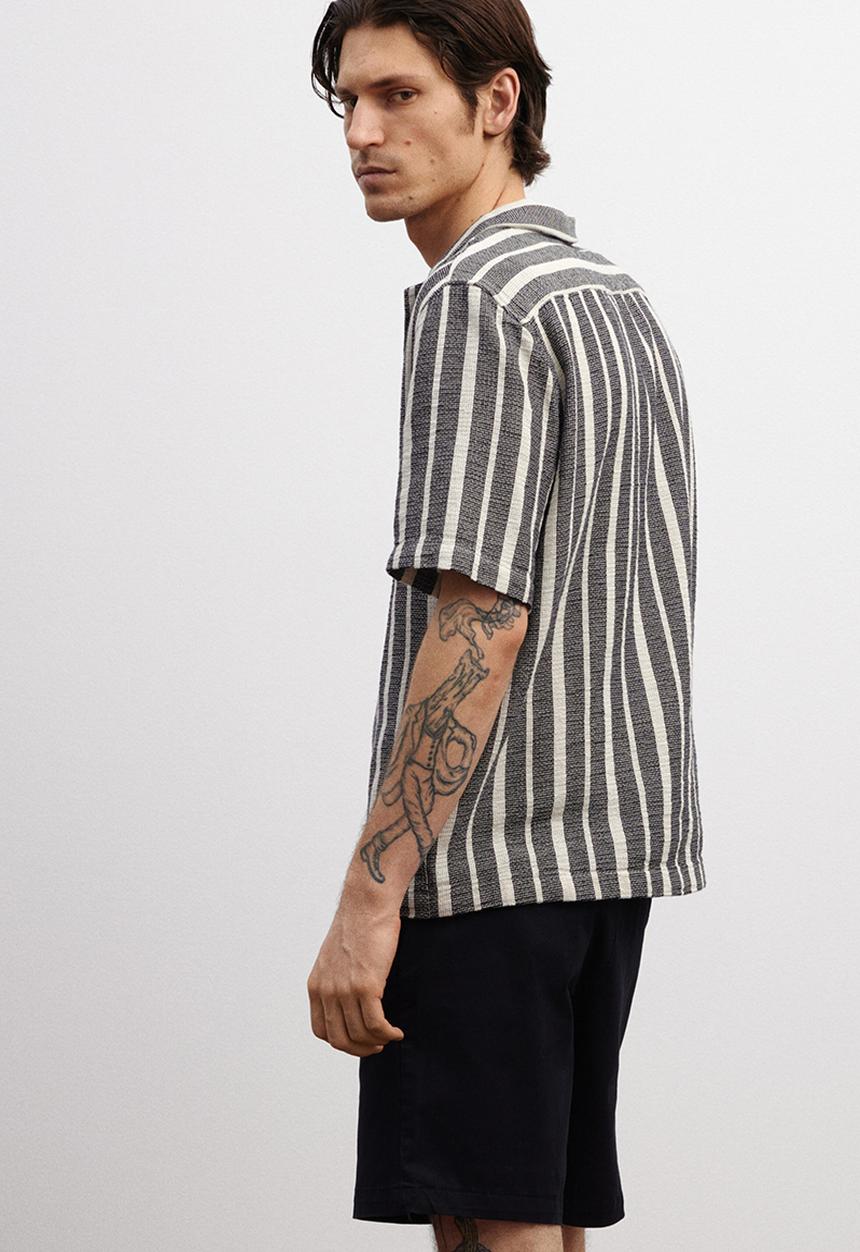 H&M - Regular fit textured resort shirt - navy blue striped