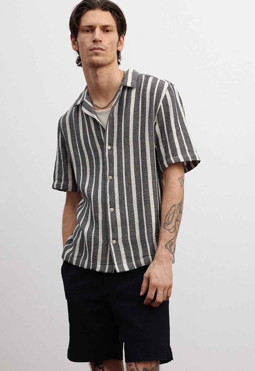 H&M - Regular fit textured resort shirt - navy blue striped