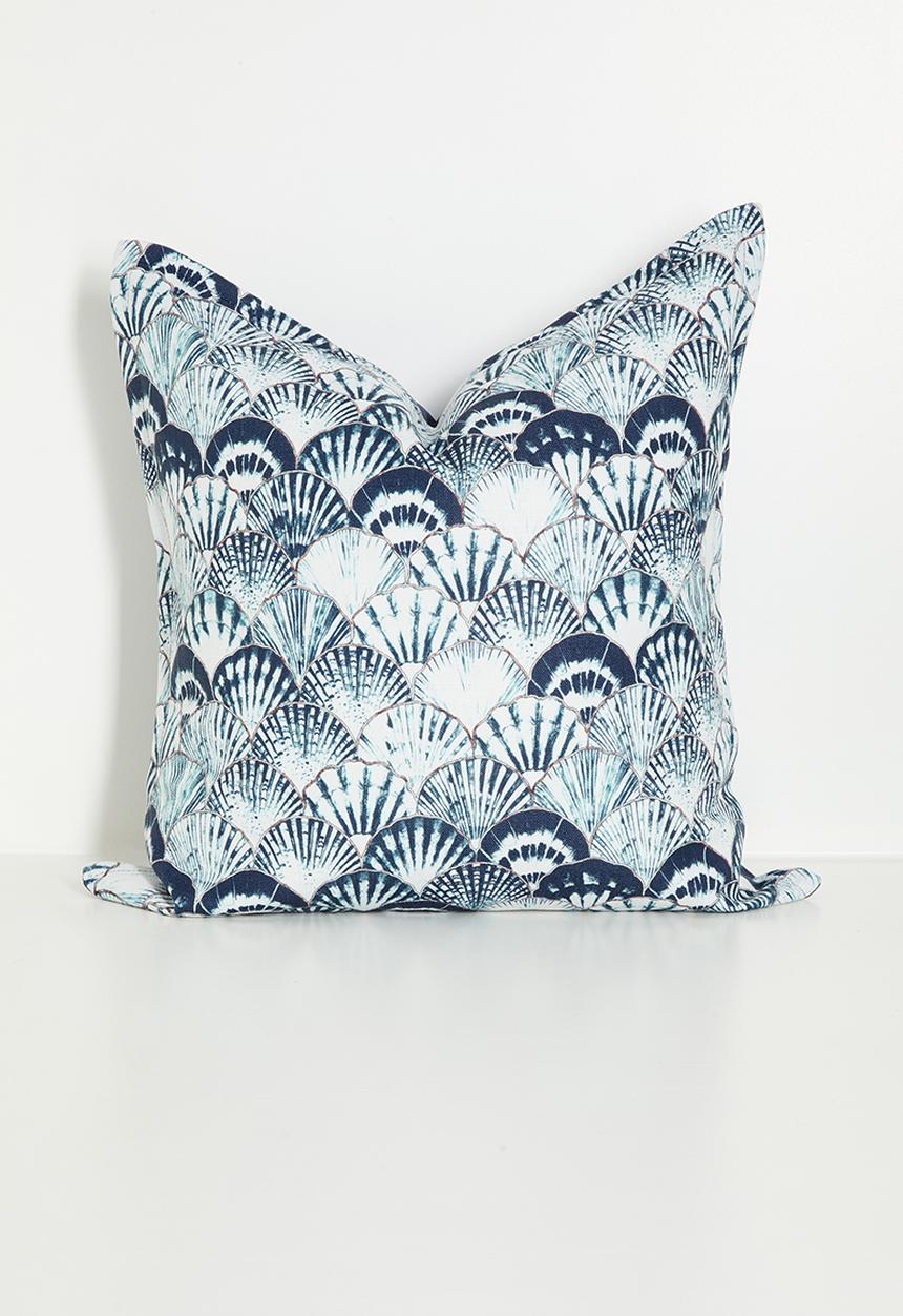 Grey Gardens - St Tropaz cushion cover - Blue