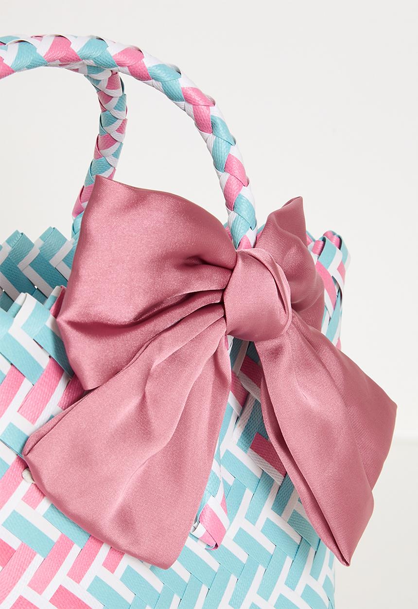 Pop Candy - Woven basket bag with contrast bow - pink/blue