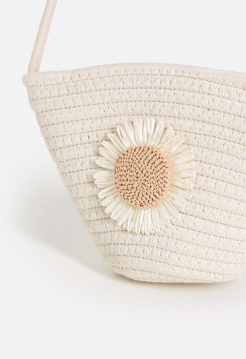 Pop Candy - Bucket-shaped straw bag with woven flower feature - cornsilk white