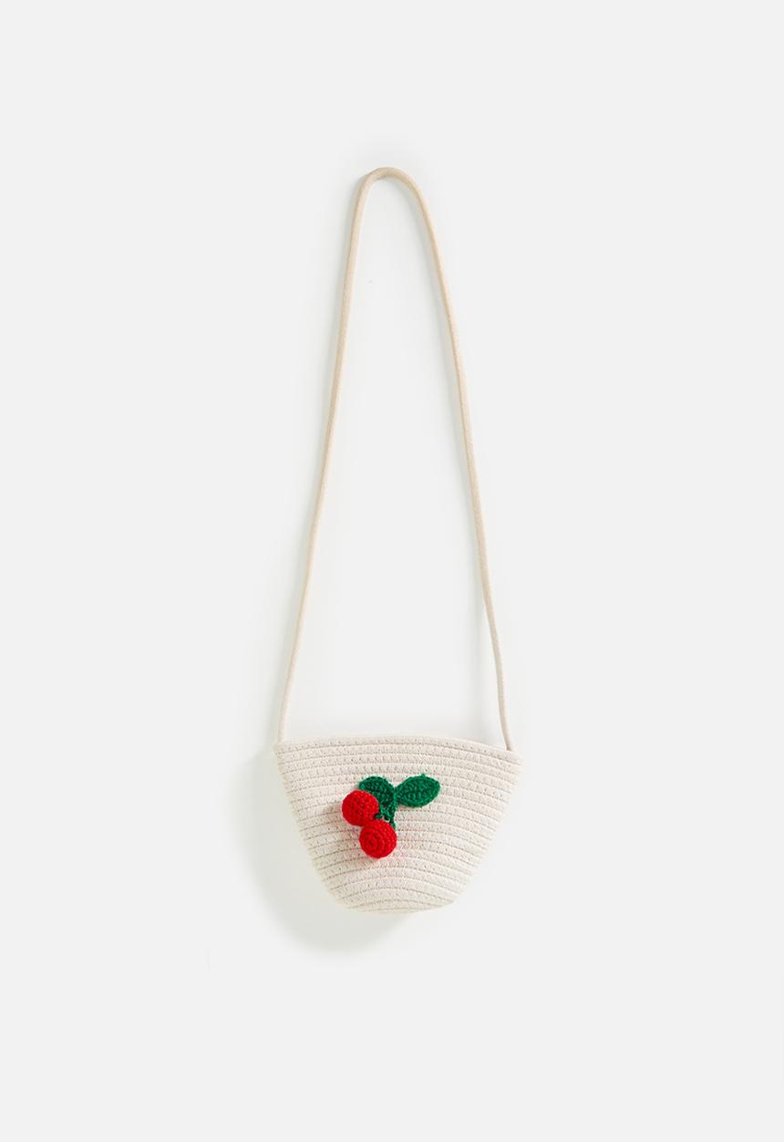 Pop Candy - Bucket-shaped straw bag with knitted cherries - ecru