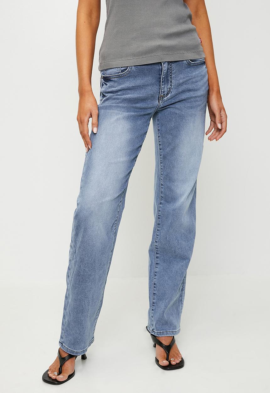 Stella Morgan - Mid Waist Straight Leg Comfort Denim Jean - Light Wash