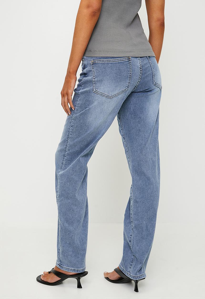 Stella Morgan - Mid Waist Straight Leg Comfort Denim Jean - Light Wash