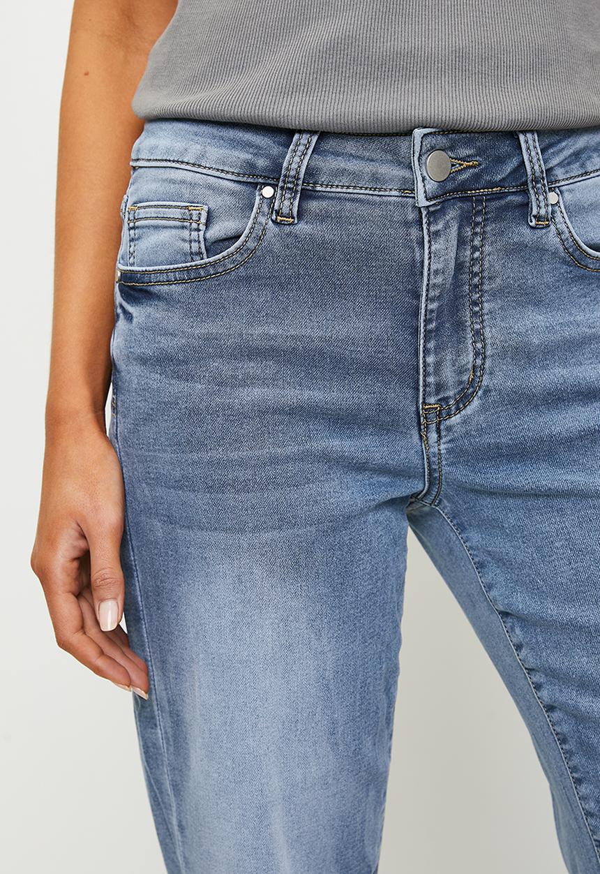 Stella Morgan - Mid Waist Straight Leg Comfort Denim Jean - Light Wash