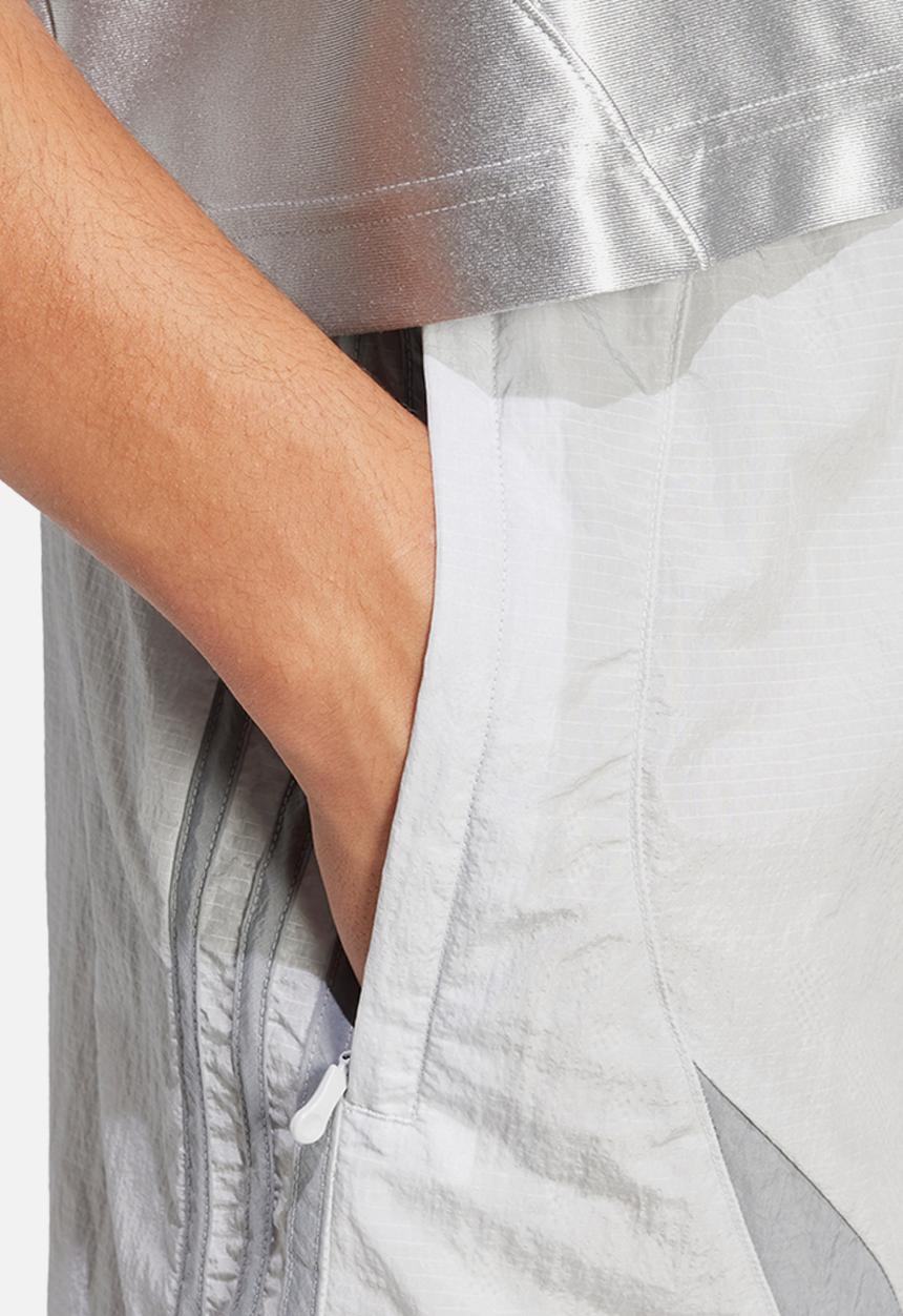 adidas Originals - Adicolor 2000s Shorts - Grey
