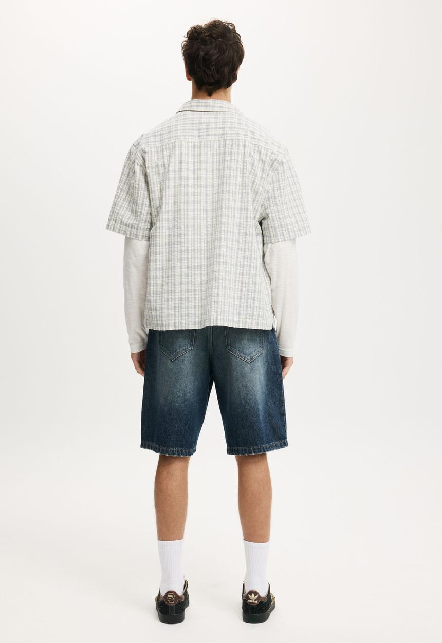 Cotton On - Baggy Denim Short - Pleat Tear Drop Blue