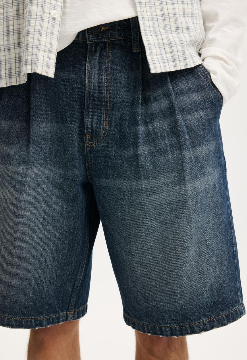 Cotton On - Baggy Denim Short - Pleat Tear Drop Blue