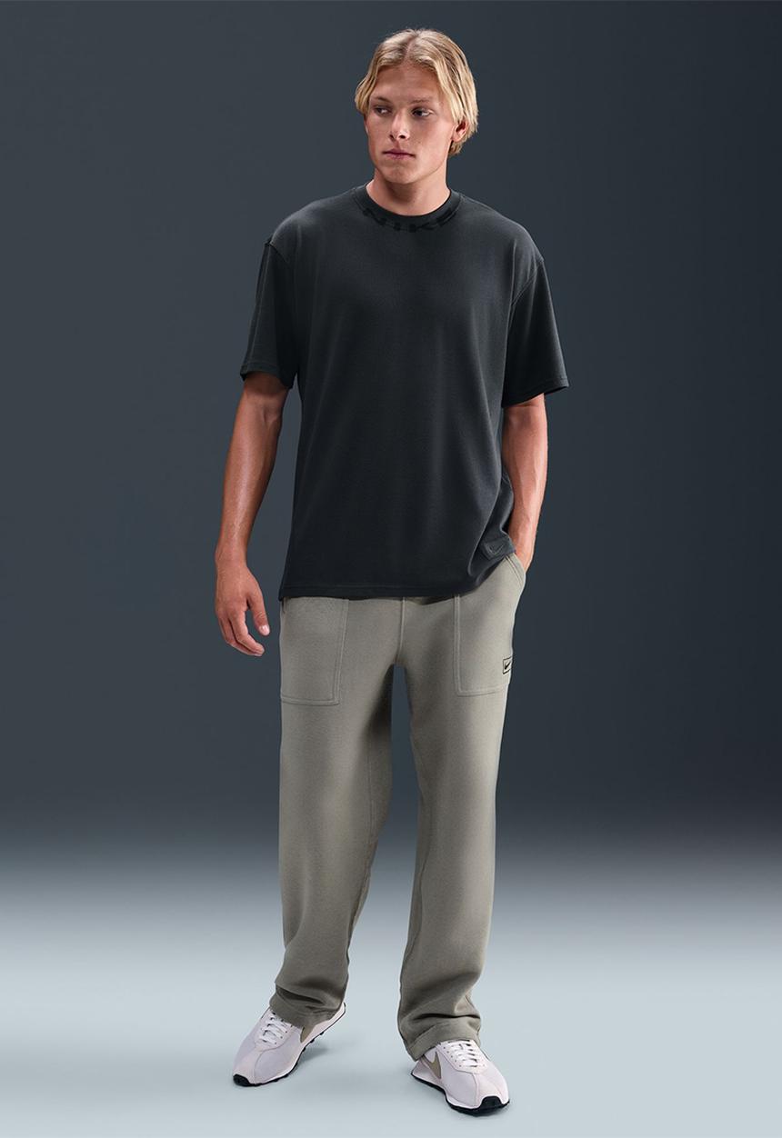Nike - NSW OC Collar Print Tee   - Anthracite