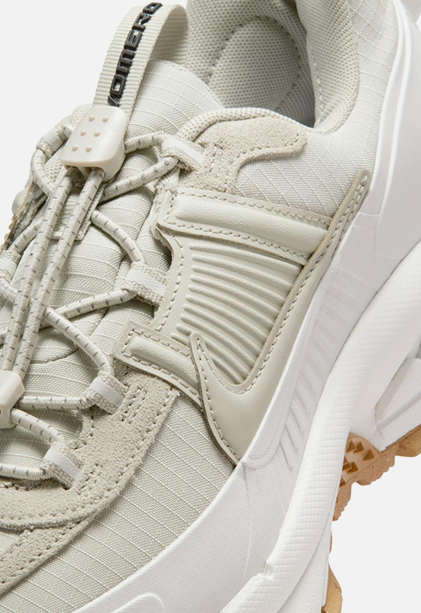 Nike - Zoom Vomero Roam