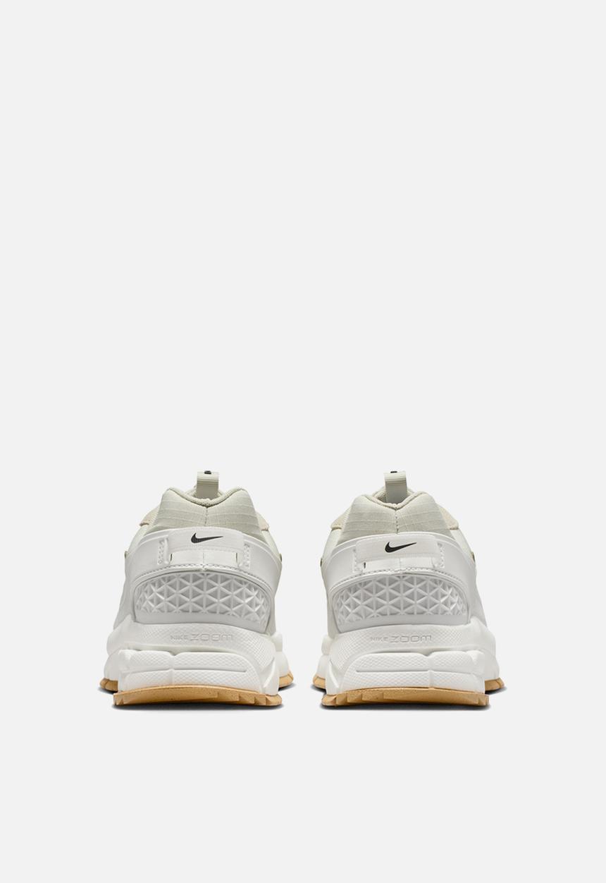 Nike - Zoom Vomero Roam