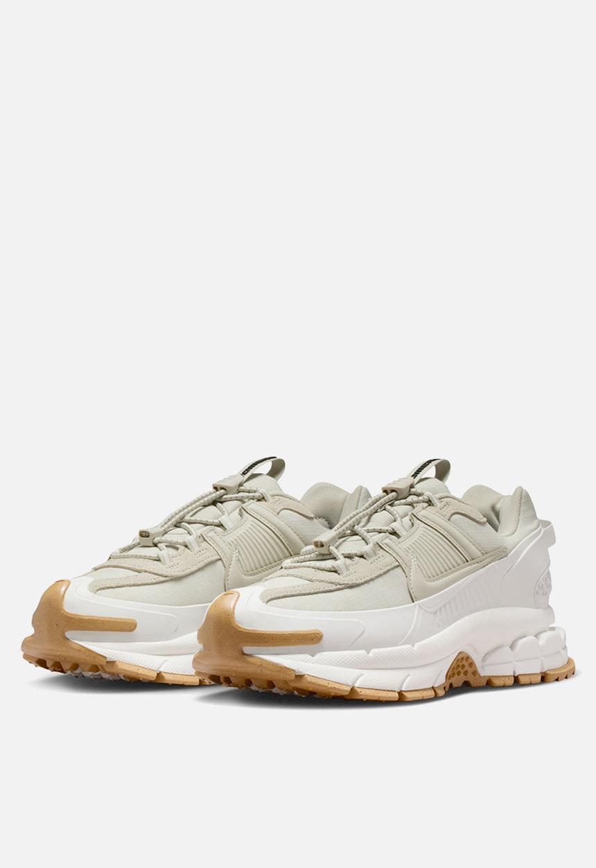 Nike - Zoom Vomero Roam