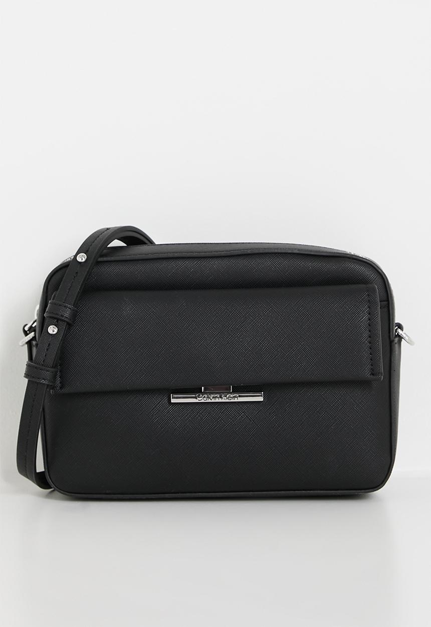Calvin Klein - CK linear camera bag saffiano- black