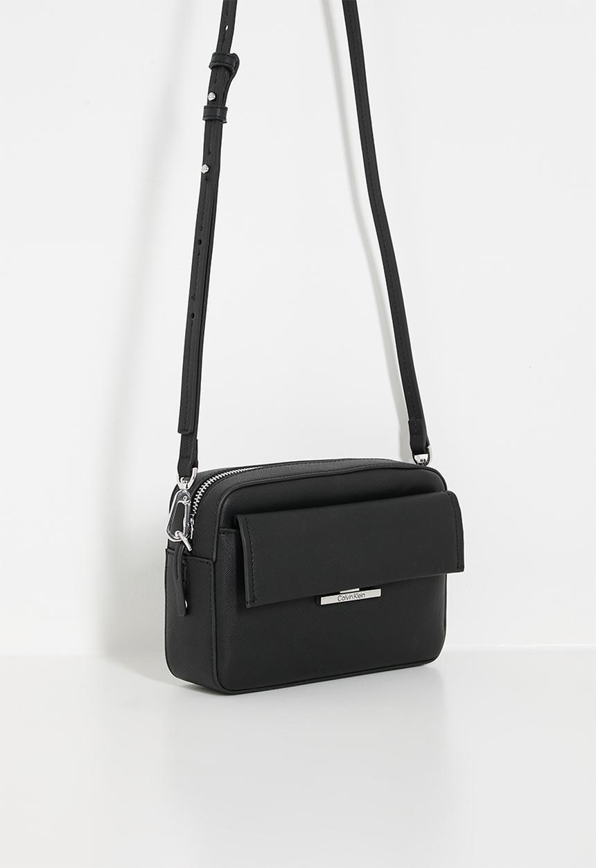 Calvin Klein - CK linear camera bag saffiano- black