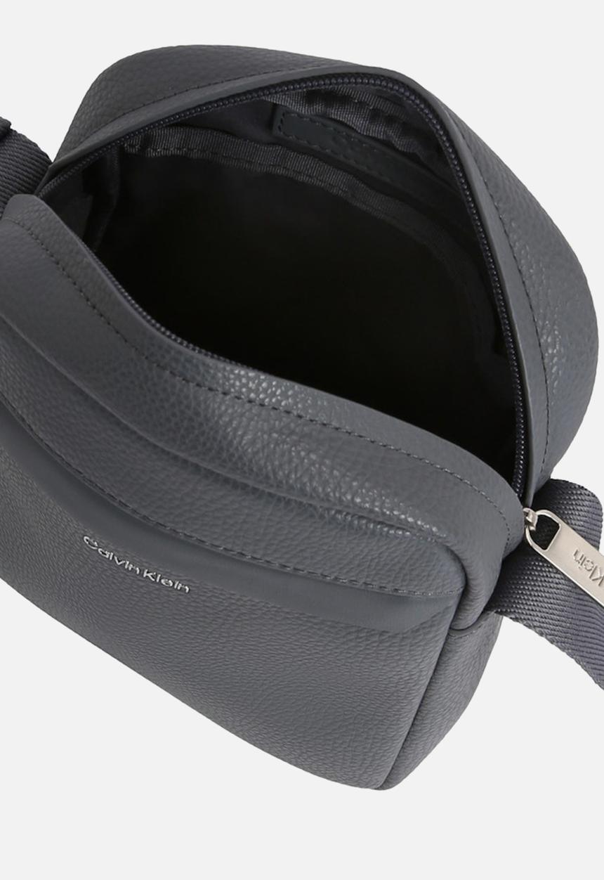 Calvin Klein - Ck Must Reporter S - Turbulence