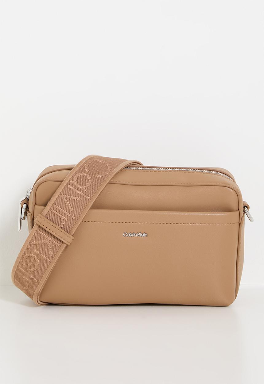 Calvin Klein - CK must convertible camera bag- brown