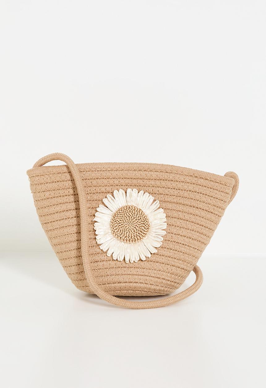 Pop Candy - Bucket-shaped straw bag with woven flower feature - natural
