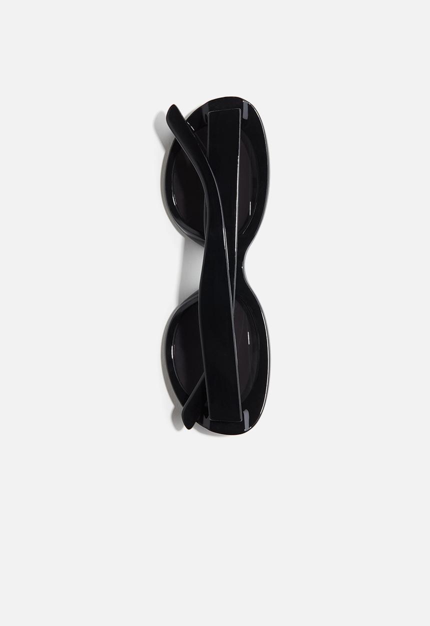 H&M - Oval sunglasses - black