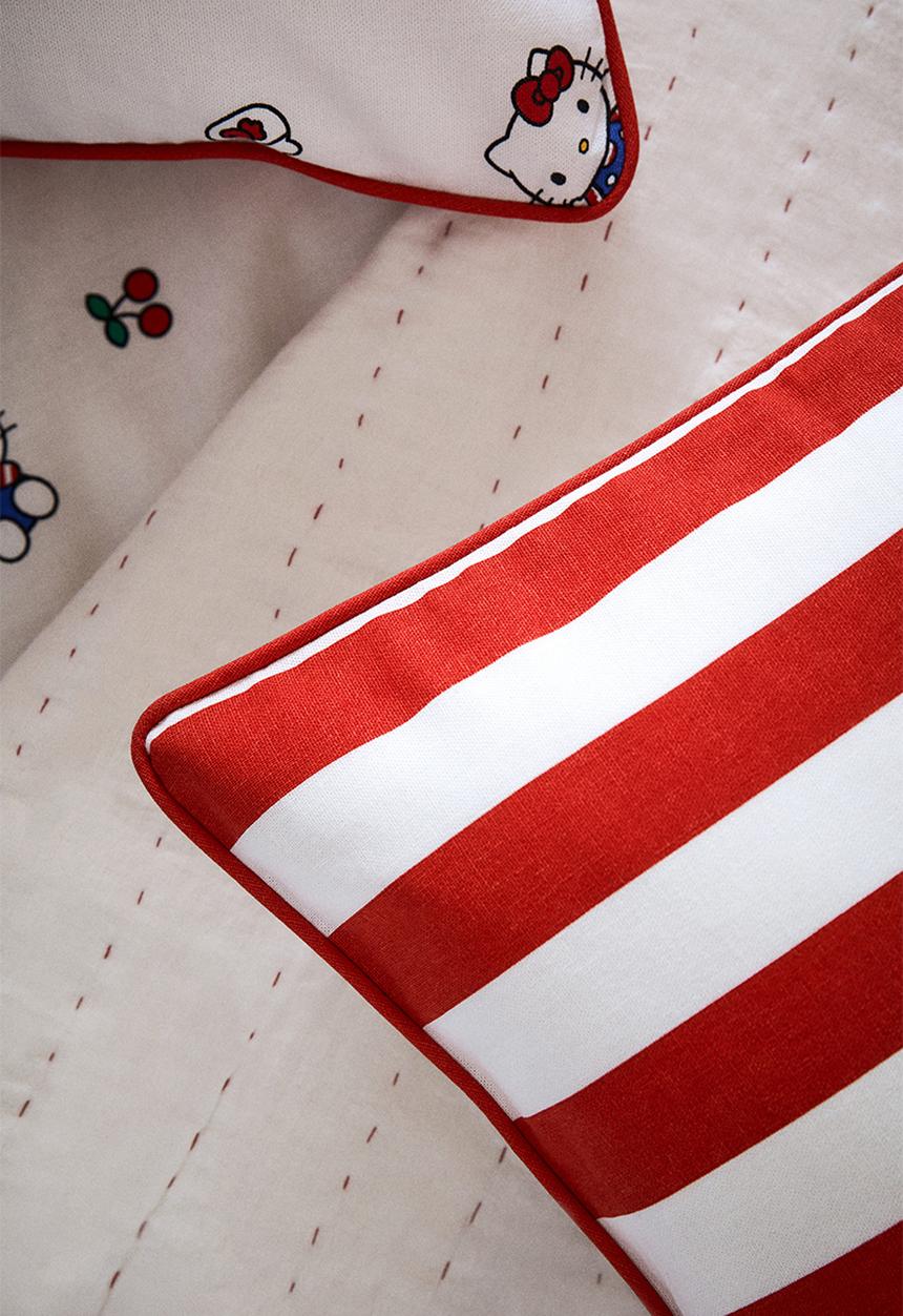 H&M - Figurative pile cushion - white hello kitty