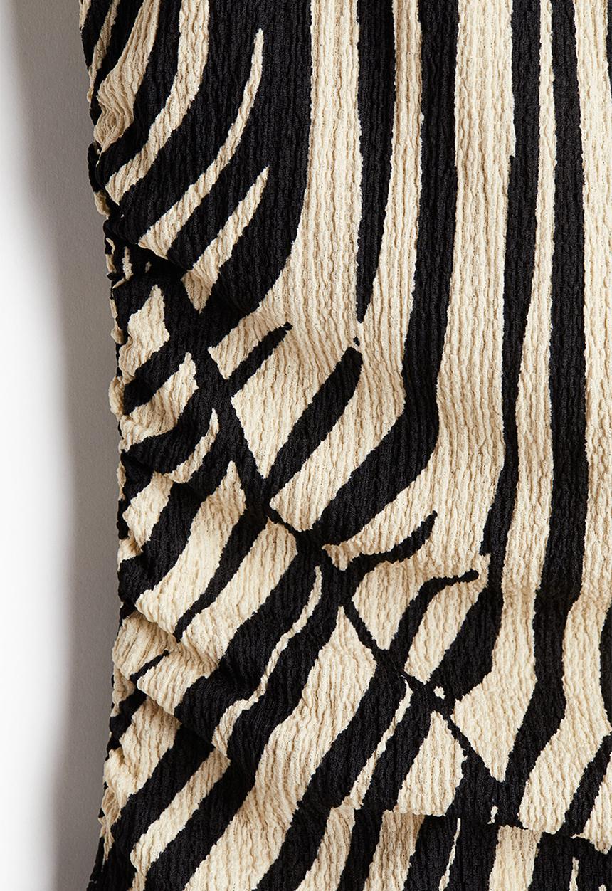 H&M - Textured jersey top - black patterned