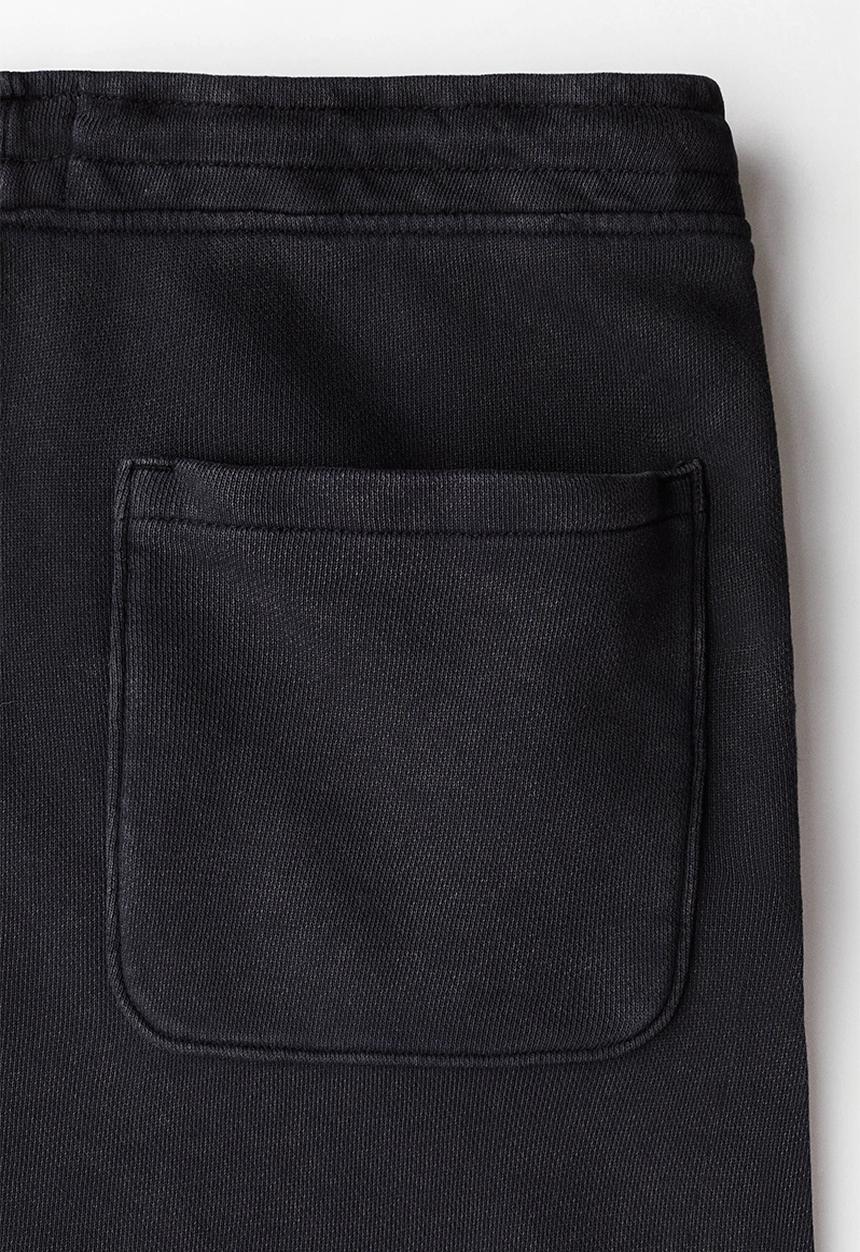 H&M - Regular fit sweatshorts - black