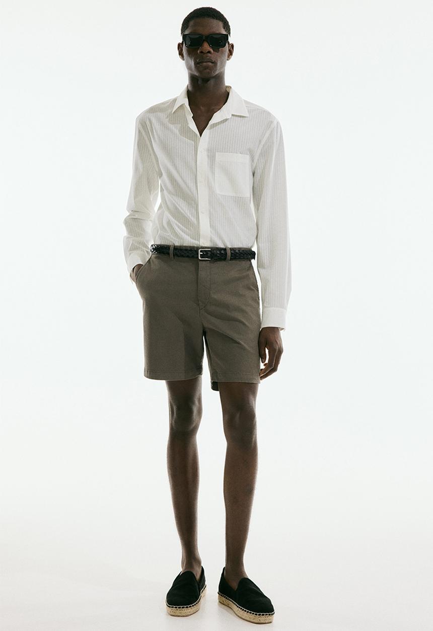 H&M - Regular fit chino shorts - green
