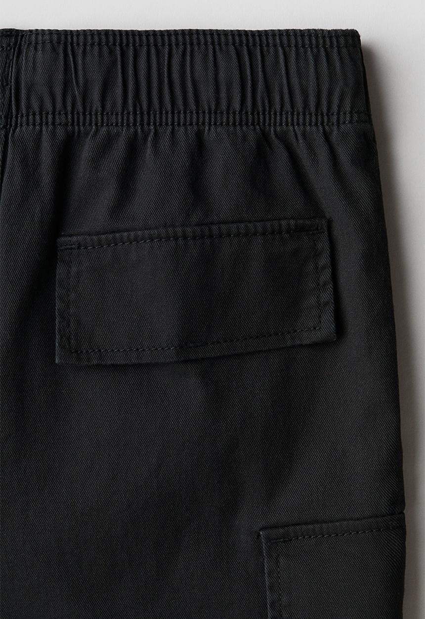 H&M - Cargo twill shorts - black