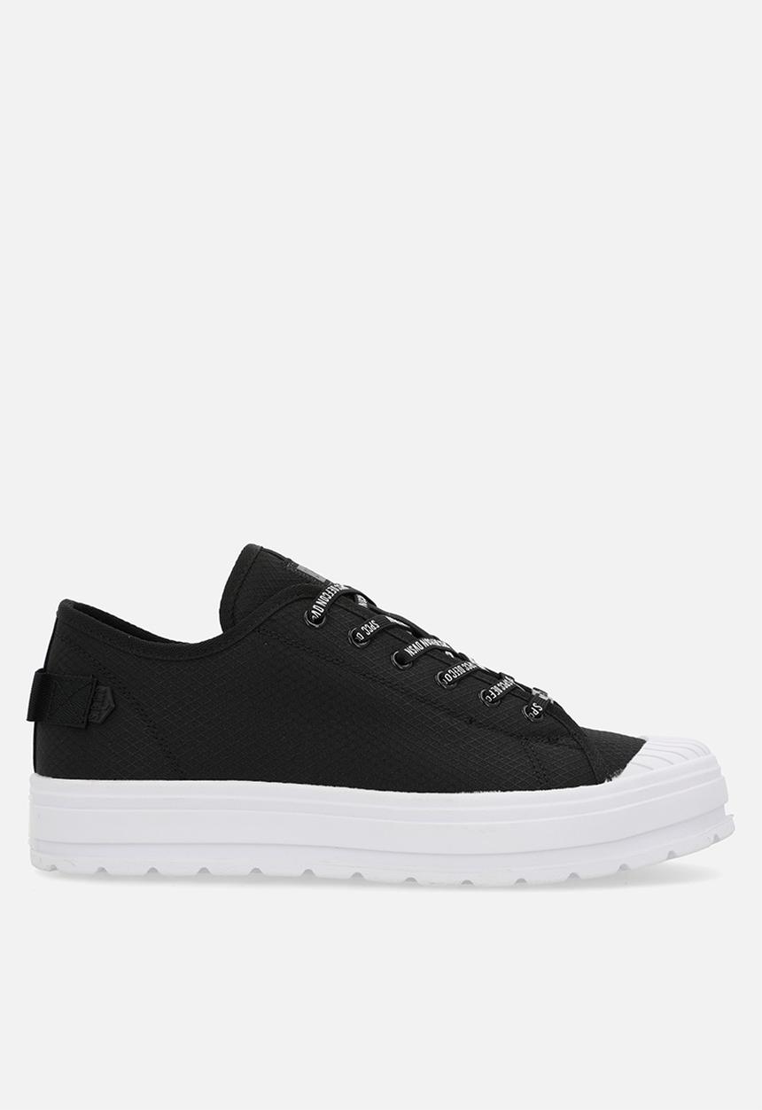 S.P.C.C - Surge Defcon Lo Sneaker - Black + White