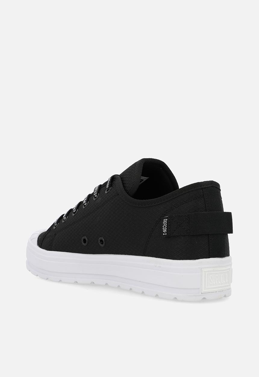 S.P.C.C - Surge Defcon Lo Sneaker - Black + White