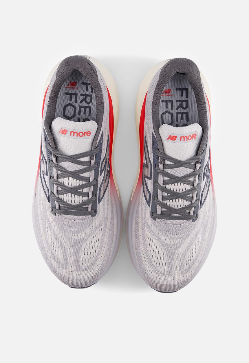 New Balance  - Fresh Foam X More v6