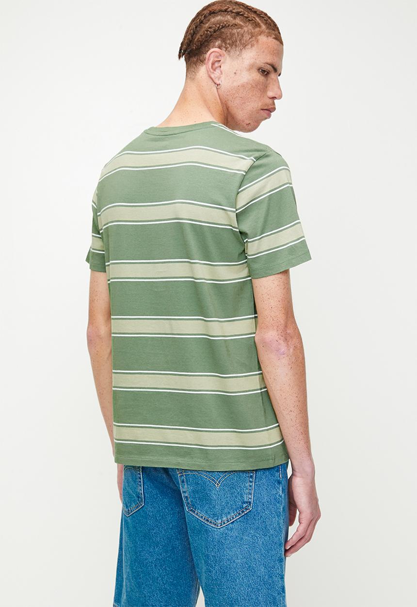 Levi’s® - Ss Classic Pocket Tee - Zachary Stripe Laurel Wreath Jersey