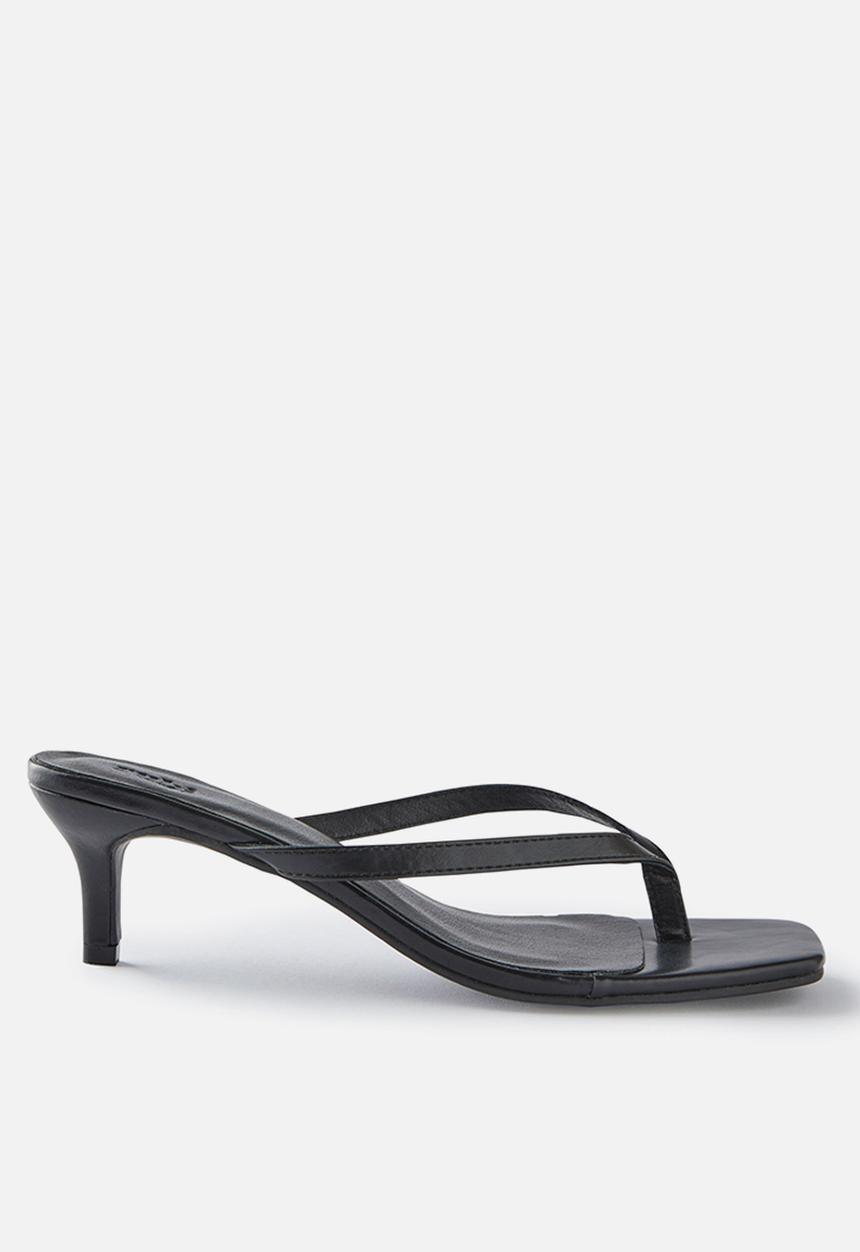 Cotton On - Eveeve flip flop kitten heel - black